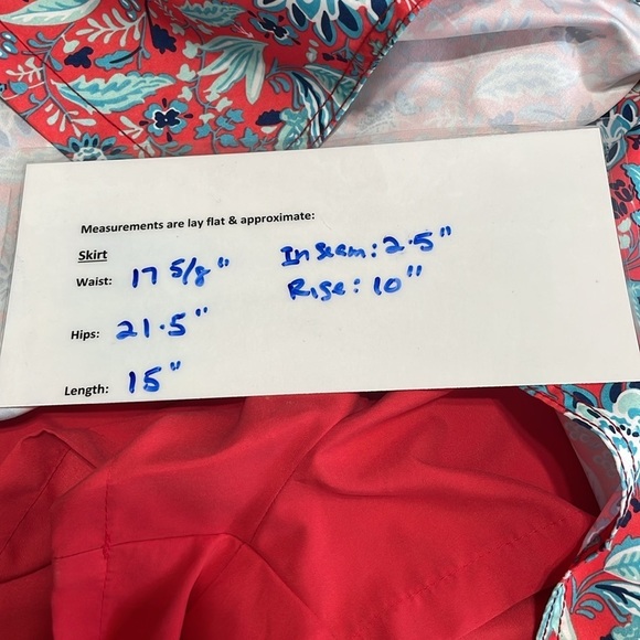 Fullsand Red and blue floral skort size XL.
Beach wear, vacation, pool - Picture 12 of 13